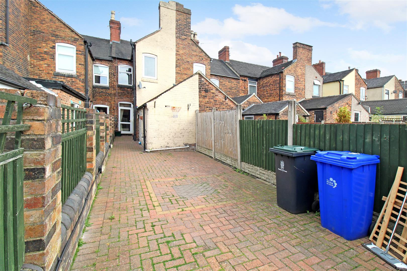 Ruxley Road, Bucknall, Stoke-On-Trent